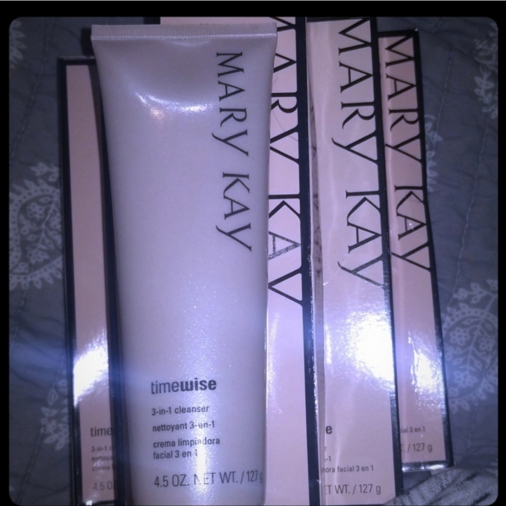 7: 3-in-1 Cleansers**PERSONALIZED ORDER **SOLD**